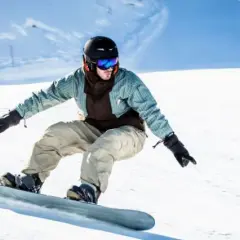 Jak ubrać się na snowboard, aby uniknąć zimna i dyskomfortu