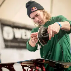 Jak woskować snowboard, aby uniknąć zniszczenia deski i poprawić jazdę
