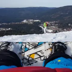 Ile kosztuje lekcja jazdy na snowboardzie? Sprawdź ceny i porównaj!