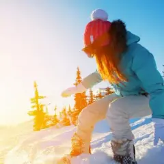 Jak skręcać na snowboardzie - unikaj najczęstszych błędów i zyskaj pewność