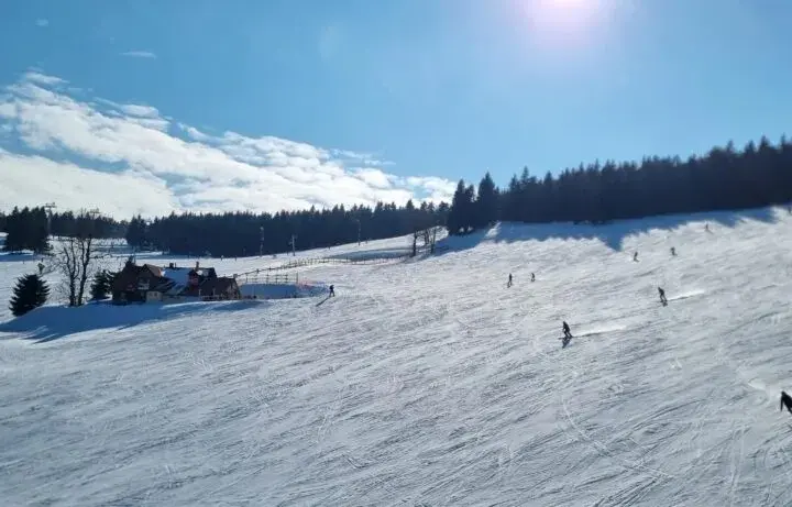 Gdzie na narty w marcu? Najlepsze miejsca z idealnymi warunkami