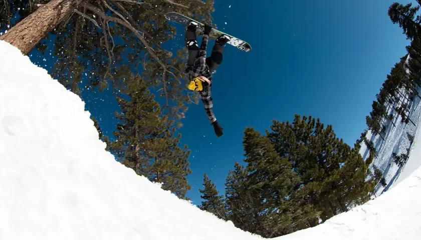 Jakie rękawiczki na snowboard – wybierz najlepsze dla komfortu i ochrony