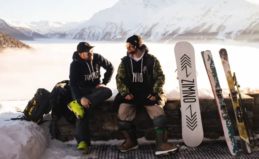 Co jest lepsze narty czy snowboard? Porównanie dla początkujących